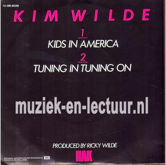 Kids in America - Tuning in tuning out